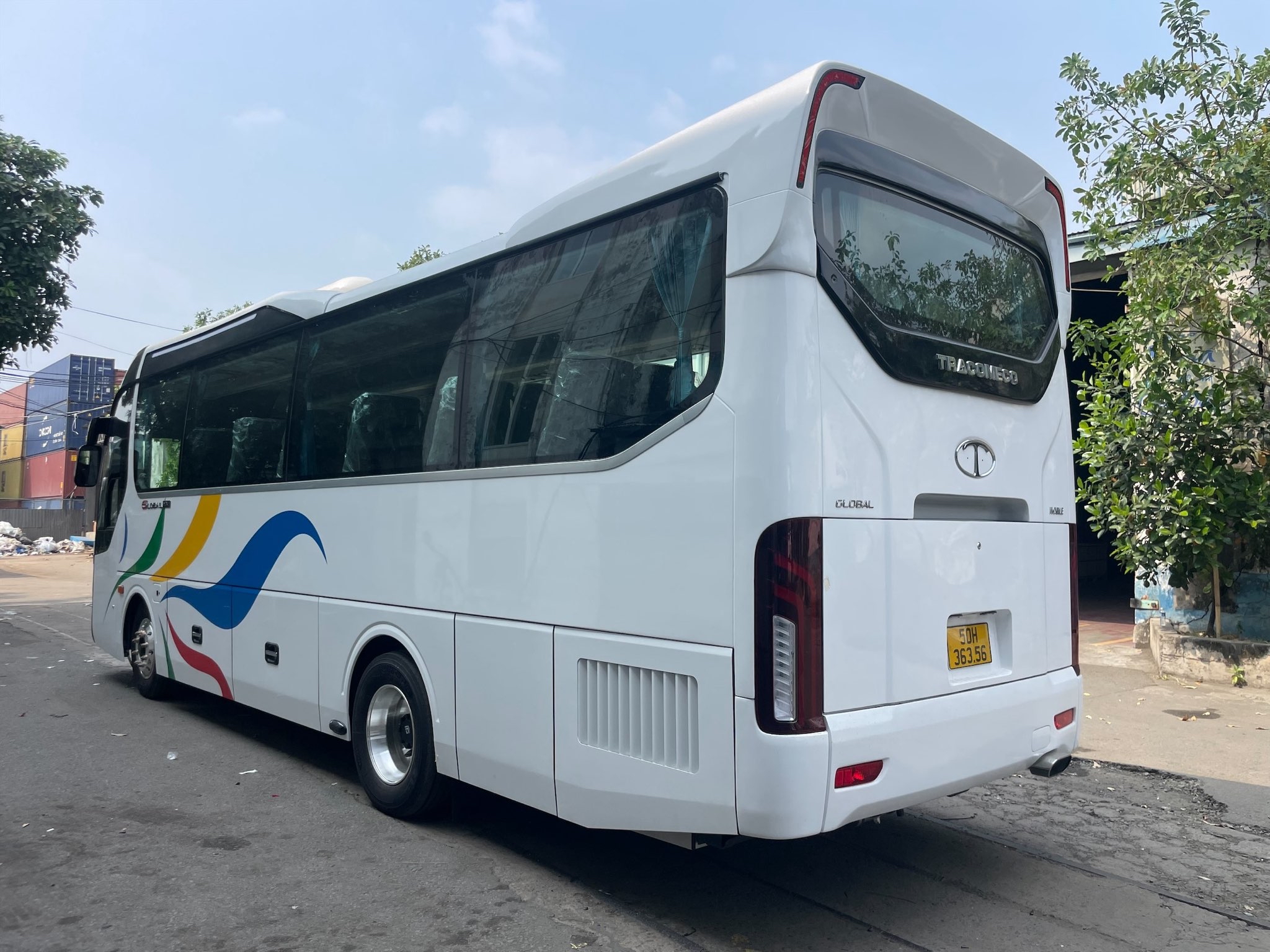 Thuê xe 45 chỗ tham quan Phú Quốc giá tốt, đưa đón trọn gói 