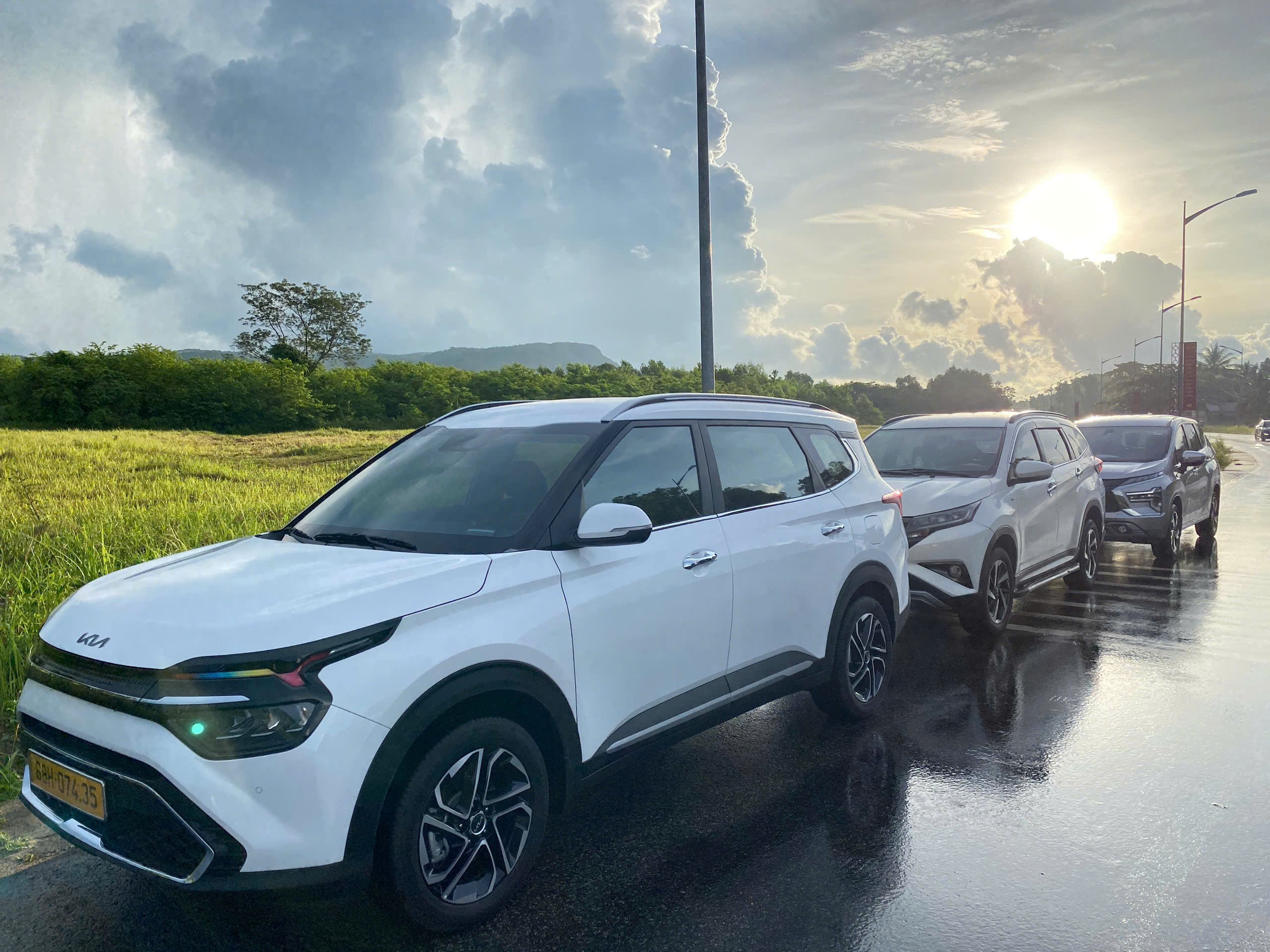 Dịch vụ cho thuê xe 4,7 chỗ VIP