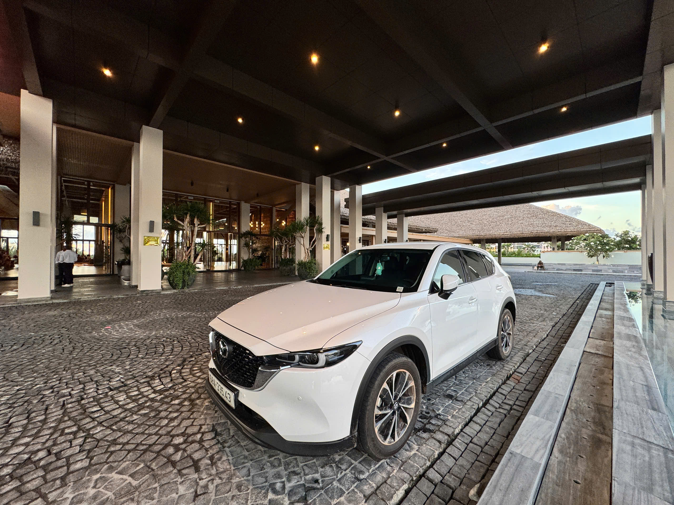 Dịch vụ cho thuê xe 4,7 chỗ VIP