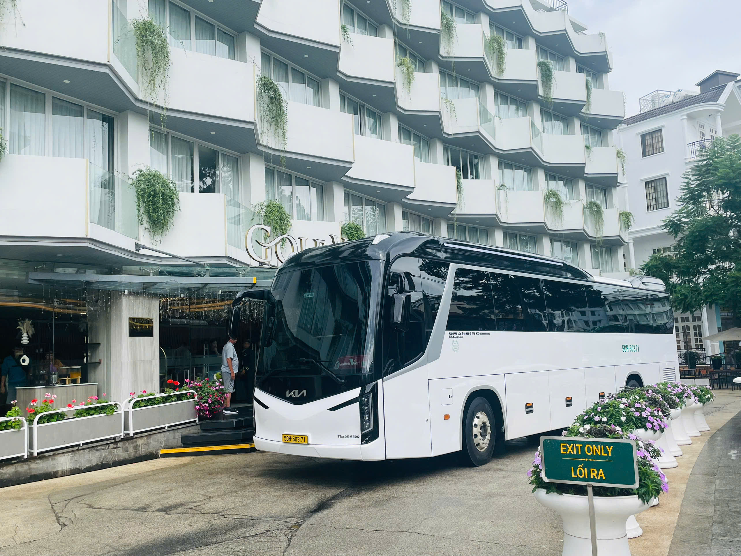 Giá thuê xe du lịch Phú Quốc – Long Street Tourist: Báo giá theo lịch trình, tối ưu chi phí
